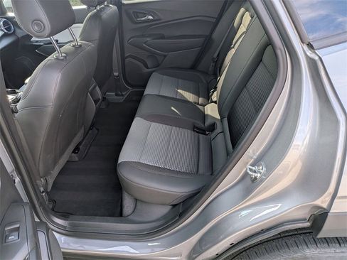 Used 2025 Chevrolet Trax LT w/ LT Convenience Package image 13