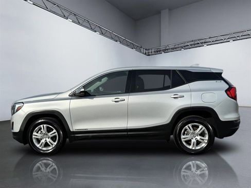 Used 2020 GMC Terrain SLE image 2