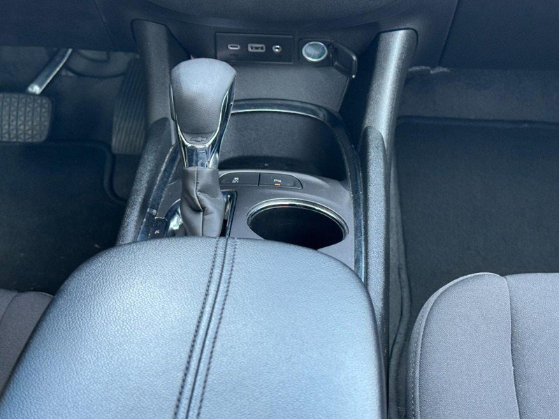 Used 2025 Chevrolet Malibu LT FWD image 14