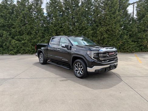 Used 2023 GMC Sierra 1500 SLT AWD/4WD image 1