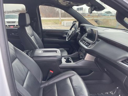 Used 2024 Chevrolet Suburban LT AWD/4WD image 15