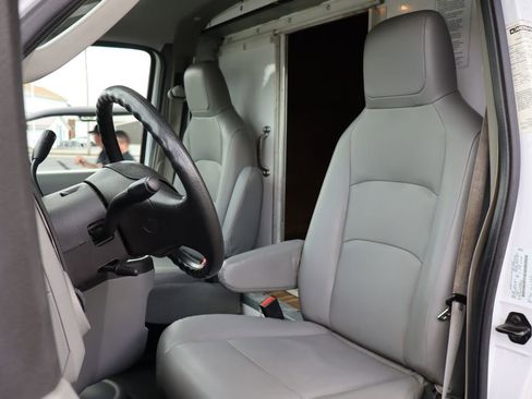 Used 2014 Ford E-450 and Econoline 450 Super Duty w/ Power Windows & Locks Group RWD image 5