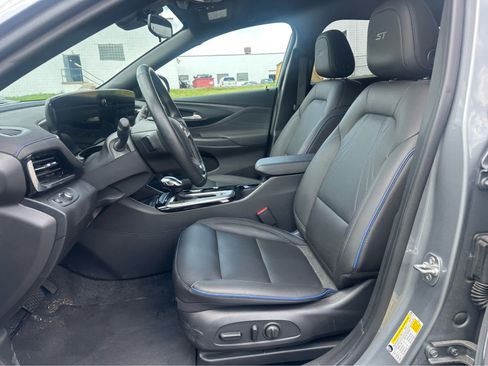 Used 2024 Buick Envista Sport Touring w/ Convenience I Package FWD image 7