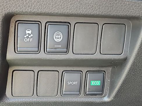 Used 2020 Nissan Rogue Sport SV FWD image 22