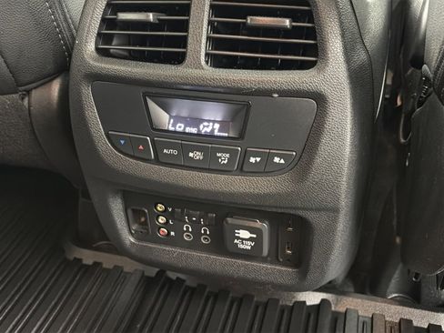 Used 2018 Honda Pilot Touring image 30