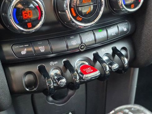 Used 2018 MINI Cooper 2-Door Hardtop w/ Cold Weather Package image 28