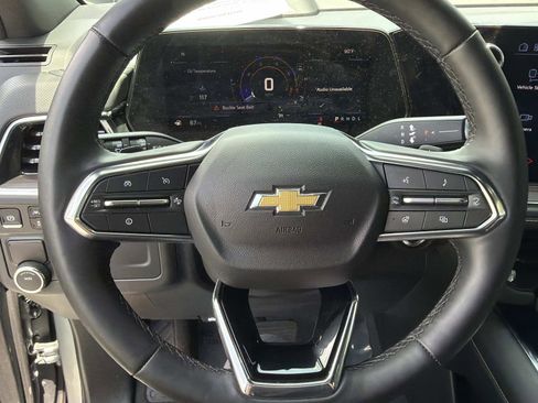 Used 2025 Chevrolet Suburban Premier RWD image 29