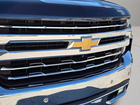 Used 2020 Chevrolet Silverado 1500 LTZ w/ LTZ Plus Package image 9