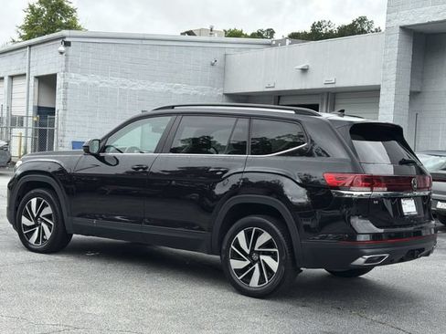 Used 2024 Volkswagen Atlas SE AWD/4WD image 3