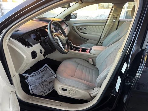 Used 2016 Ford Taurus SE image 12