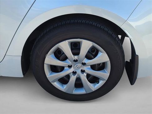 Used 2023 Toyota Corolla LE image 7