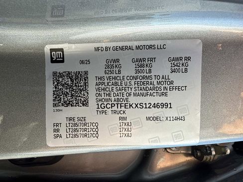 Used 2025 Chevrolet Colorado ZR2 w/ Midnight Edition image 33