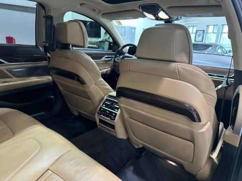 Used 2020 BMW 750i xDrive w/ Executive Package AWD/4WD image 53