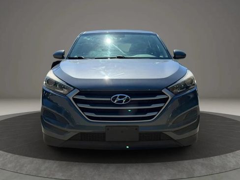 Used 2017 Hyundai Tucson SE w/ Cargo Package FWD image 2