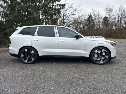 New 2025 Volvo EX90 Ultra image 9