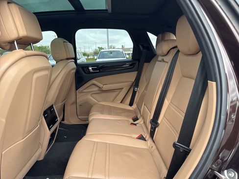 Used 2019 Porsche Cayenne AWD/4WD image 20