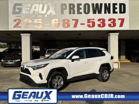 Used 2025 Toyota RAV4 XLE image 1