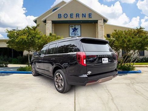 Used 2025 Ford Expedition King Ranch image 3