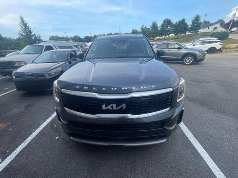 Certified 2022 Kia Telluride S AWD/4WD image 4