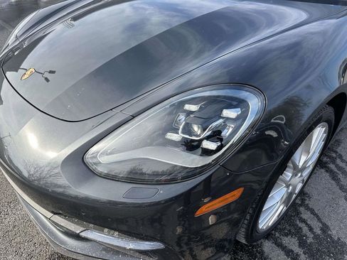 Used 2018 Porsche Panamera 4 image 7