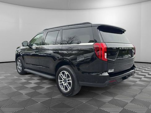 Used 2025 Ford Expedition Active AWD/4WD image 3