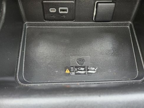 Certified 2023 GMC Yukon XL SLT image 33