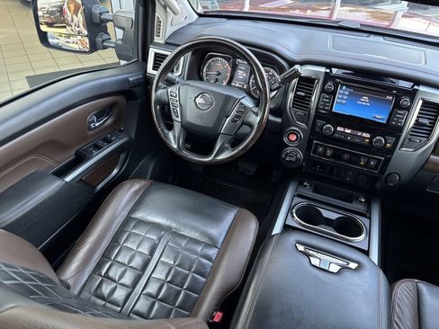 Used 2018 Nissan Titan Platinum Reserve w/ Platinum Utility Package AWD/4WD image 17