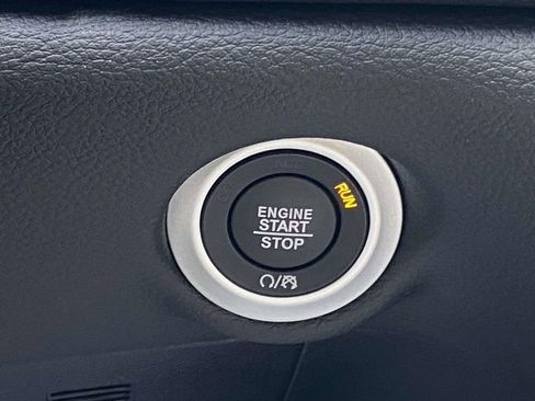 New 2026 Chrysler Pacifica Select image 45