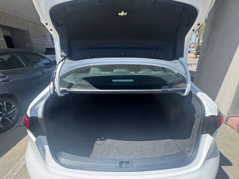 Used 2025 Toyota Corolla LE FWD image 31