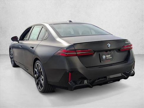 Used 2026 BMW 530i w/ M Sport Package image 8