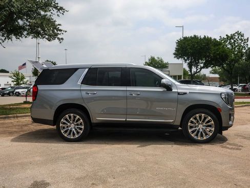 Used 2023 GMC Yukon Denali RWD image 8