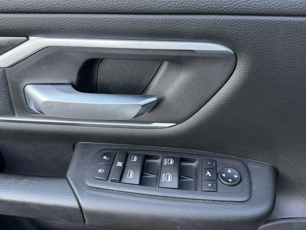 Used 2023 RAM 1500 Big Horn AWD/4WD image 15