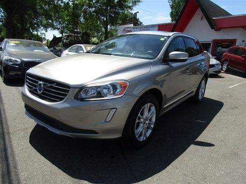 Used 2016 Volvo XC60 T5 Premier image 11