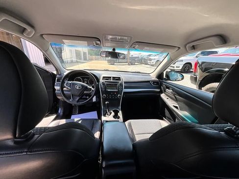 Used 2015 Toyota Camry SE FWD image 34