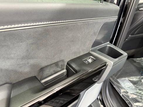 New 2025 Ford F150 Lightning Platinum image 19