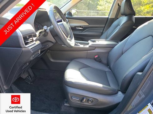 Certified 2024 Toyota Grand Highlander FWD image 27