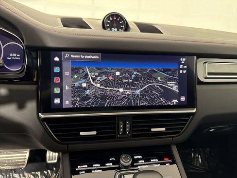 Certified 2023 Porsche Cayenne Turbo AWD/4WD image 27
