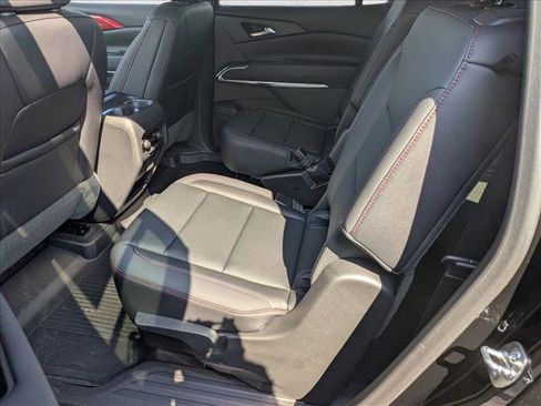 Used 2025 Chevrolet Traverse Z71 w/ Driver Confidence Package image 18