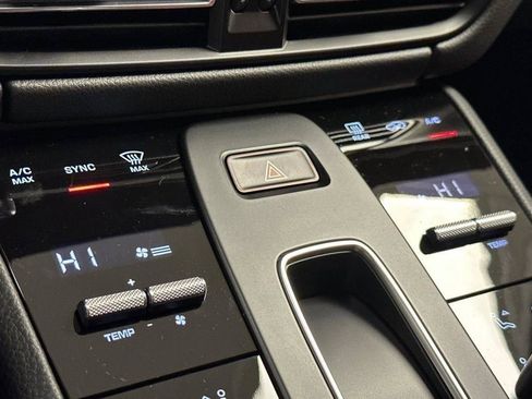 Certified 2025 Porsche Macan image 91