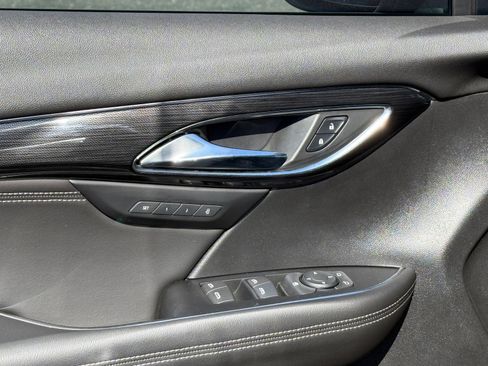 Used 2023 Buick Envision Essence image 18