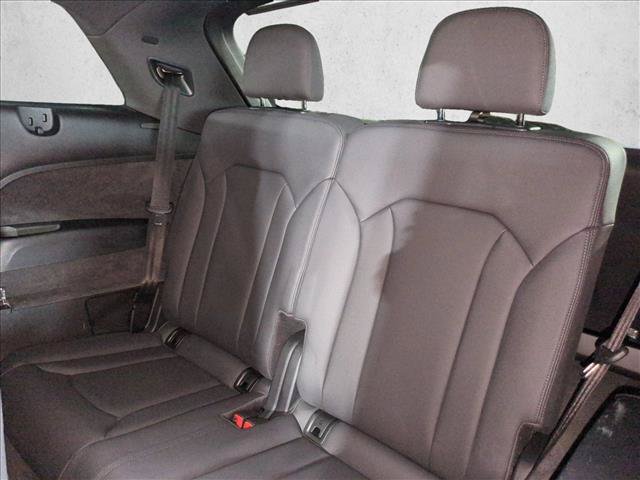 Used 2022 Audi Q7 2.0T Premium Plus w/ Premium Plus Package AWD/4WD image 19