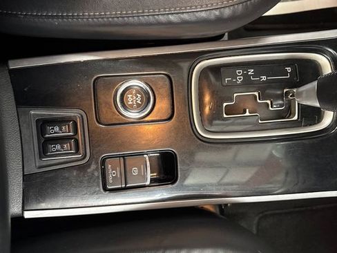 Used 2020 Mitsubishi Outlander SEL image 16