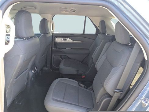 Used 2025 Ford Explorer Active image 13