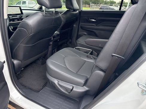 Used 2026 Toyota Grand Highlander AWD image 10