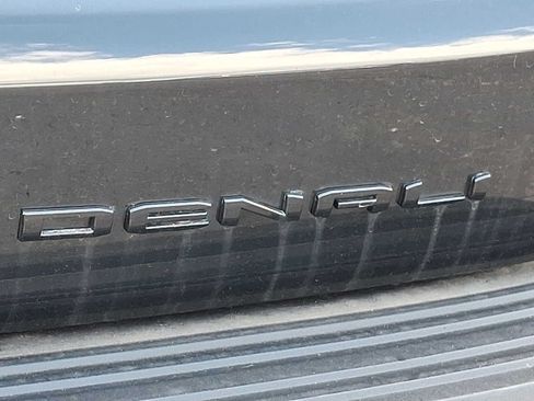 Used 2023 GMC Yukon XL Denali Ultimate AWD/4WD image 31