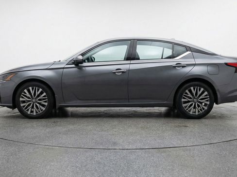 Used 2025 Nissan Altima 2.5 SV image 5