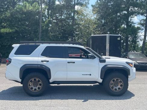 Used 2025 Toyota 4Runner Trailhunter AWD/4WD image 4