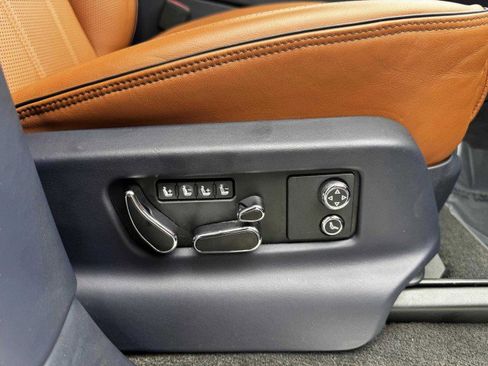 Used 2023 Bentley Bentayga Extended Wheelbase image 67