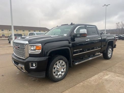 Used 2018 GMC Sierra 2500 Denali image 10