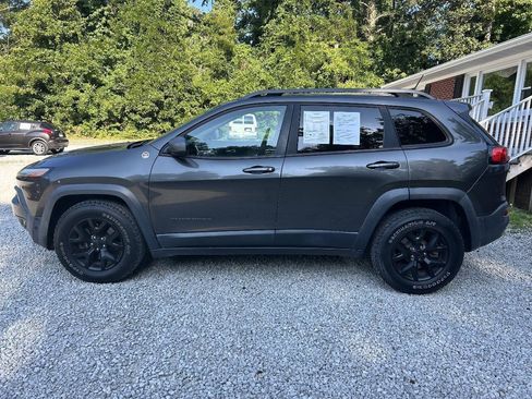 Used 2015 Jeep Cherokee Trailhawk w/ Leather Interior Group AWD/4WD image 2